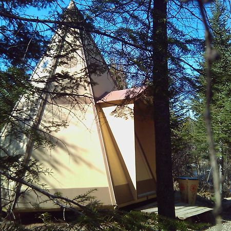 Aux Tipis De La Riviere Sauvage Villa Saint Romain Luaran gambar