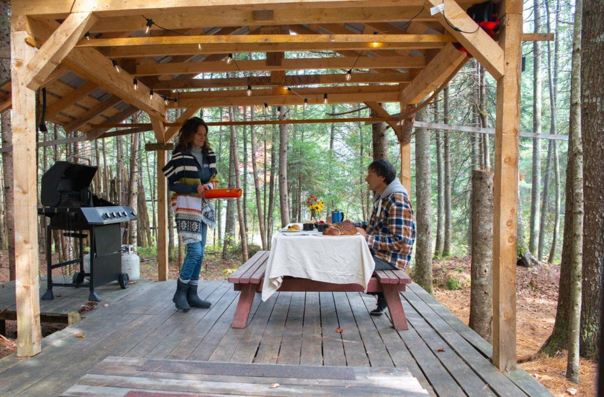 Aux Tipis De La Riviere Sauvage Villa Saint Romain Luaran gambar