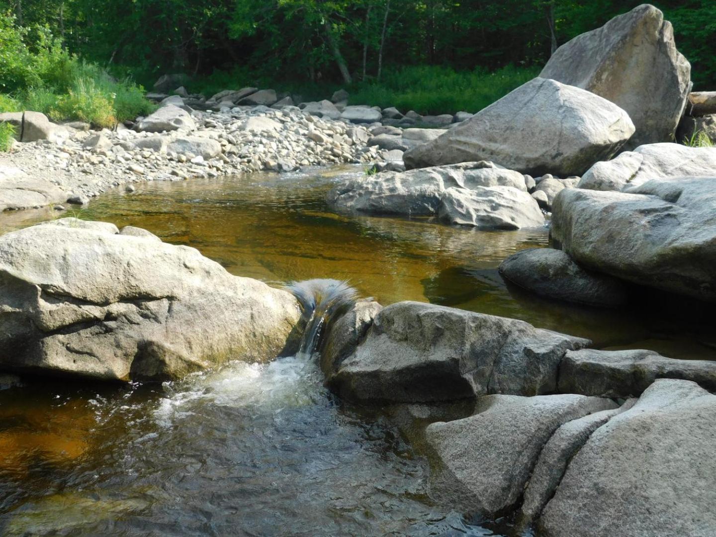 Aux Tipis De La Riviere Sauvage Villa Saint Romain Luaran gambar