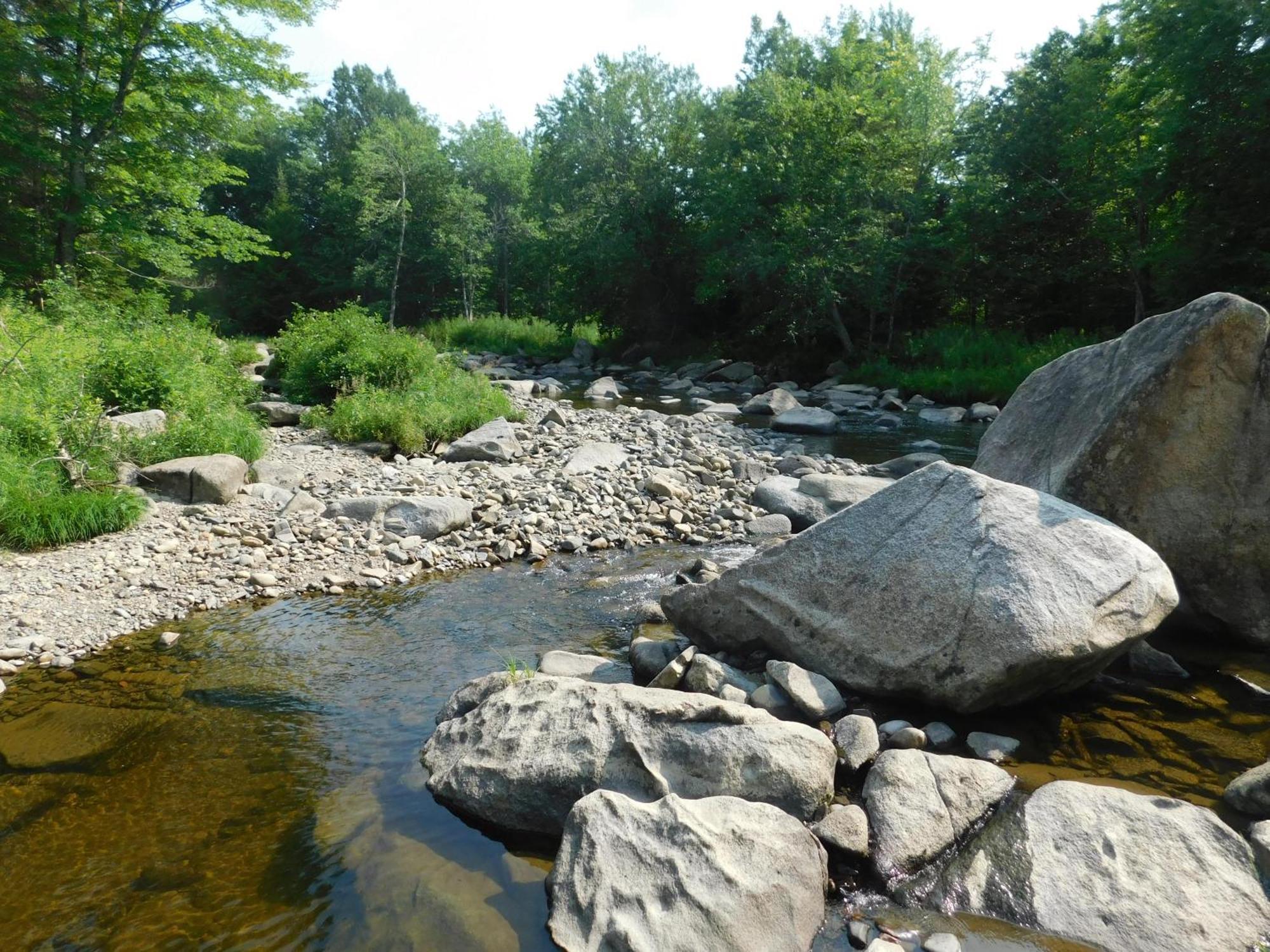 Aux Tipis De La Riviere Sauvage Villa Saint Romain Luaran gambar