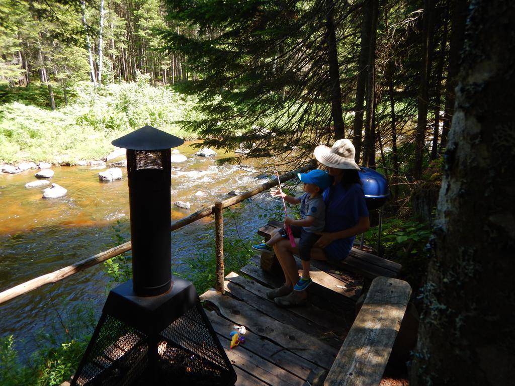 Aux Tipis De La Riviere Sauvage Villa Saint Romain Bilik gambar
