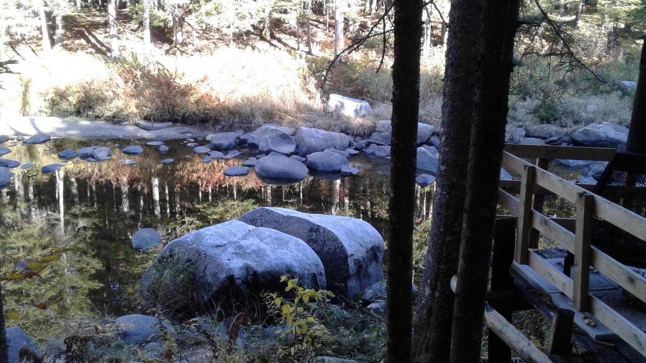 Aux Tipis De La Riviere Sauvage Villa Saint Romain Luaran gambar