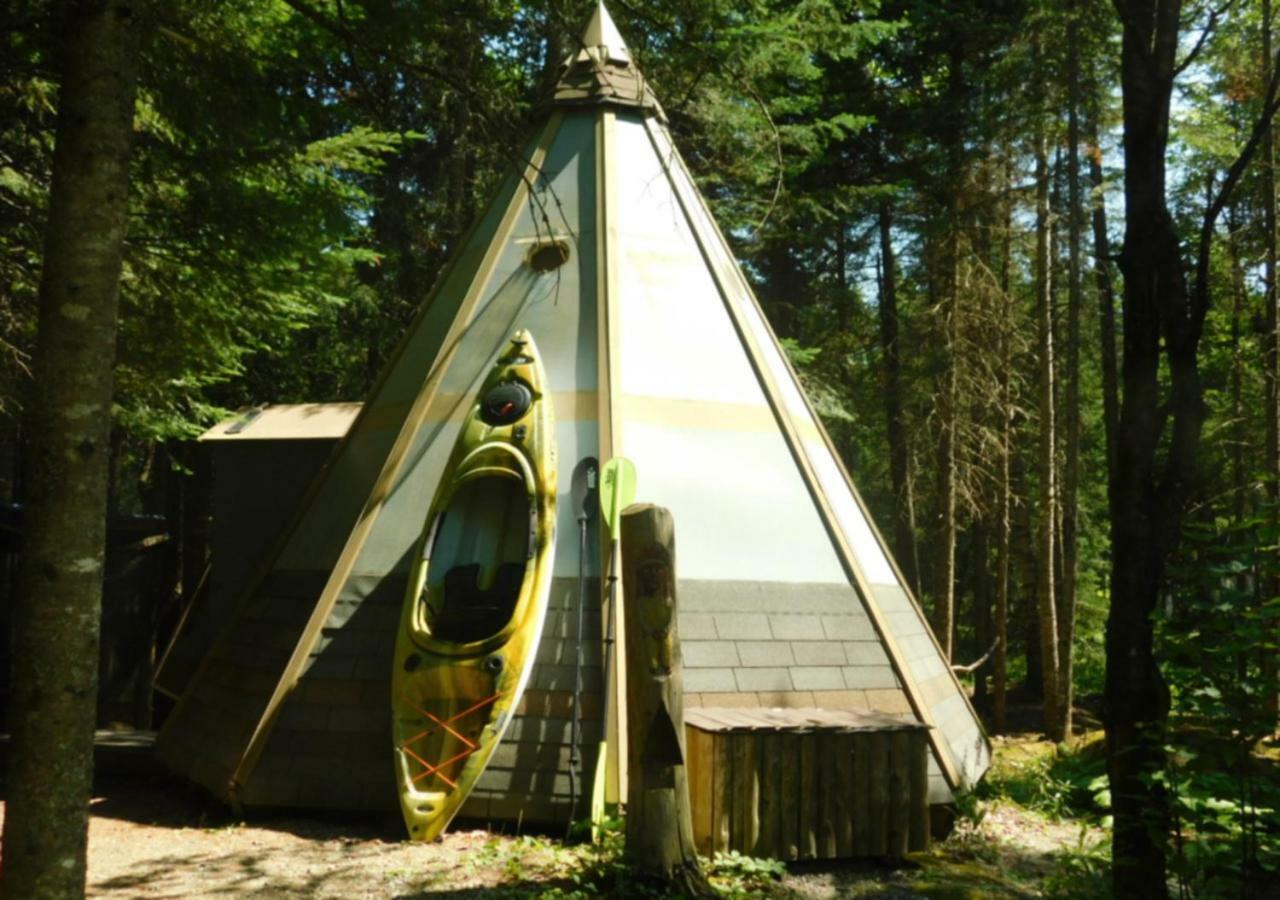 Aux Tipis De La Riviere Sauvage Villa Saint Romain Luaran gambar